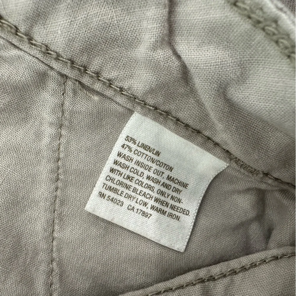 Old Navy Cropped Pants - Picture 8 of 8